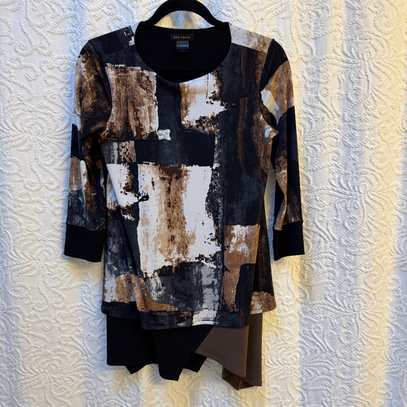 Eva Varro - Tunic with Shark-Bite Hem - Picture 1 of 5